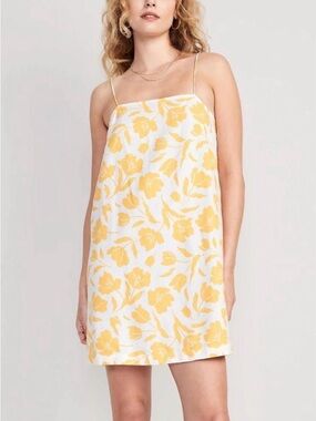 Old Navy Mini Sundress White with Yellow Floral Print  Size  Medium